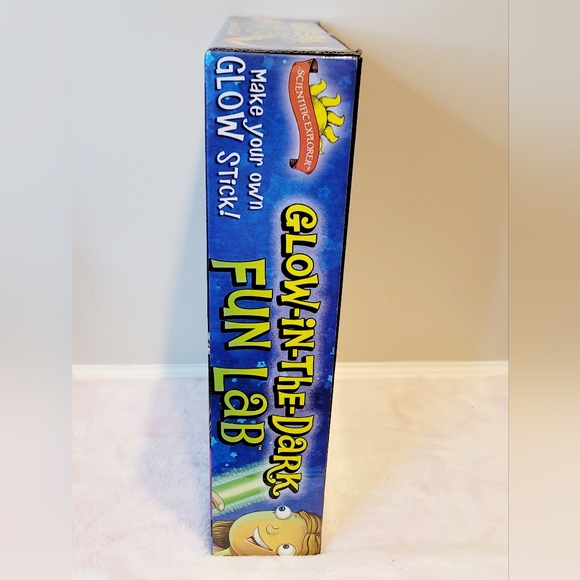 Glow in the Dark Fun Lab Slime Kit - Picture 2 of 3